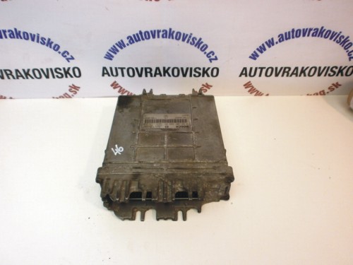 Riadiaca jednotka motora Renault Megane Scenic 1.9 dTi 0281001699