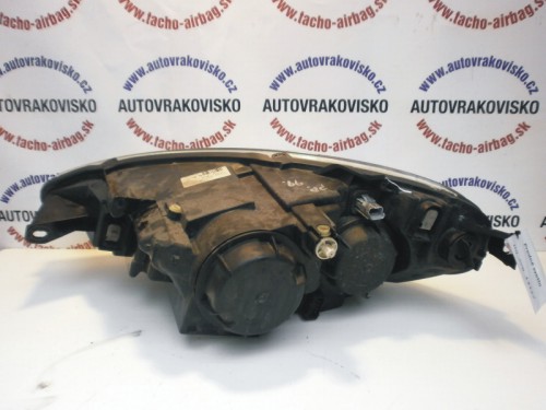Predné svetlo Peugeot 807 Xenon