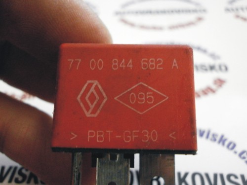 Relátko 7700844682A