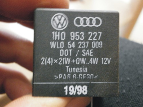 Relátko 1H0953227