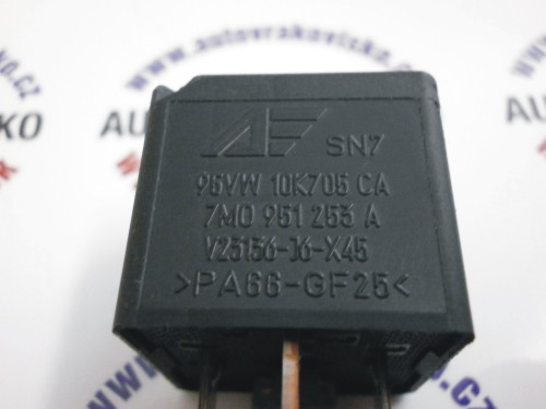Relátko 7M0951253A