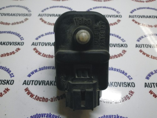 Motorček predného svetla Nissan Almera II (N16)