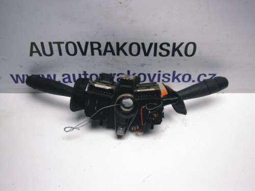 Prepínacia páčka Renault Kangoo 8200379526