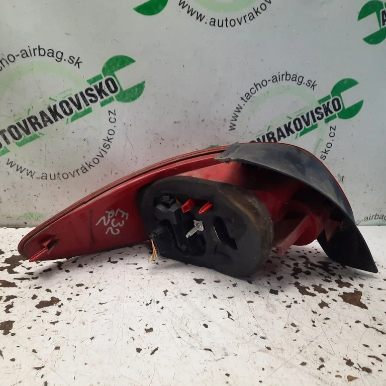 Zadné svetlo Peugeot 206 pravé