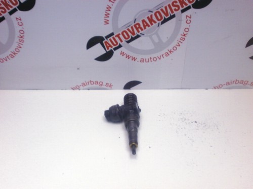 Vstrekovacia tryska Audi A4 1.9 TDI 038130073AR