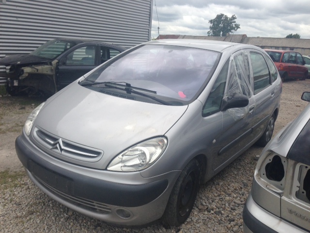 Citroen Xsara Picasso 2.0 HDI motora RHY