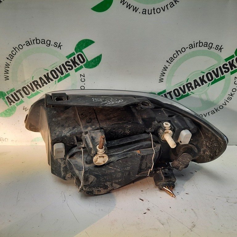 Predné svetlo Seat Ibiza Cordoba pravé