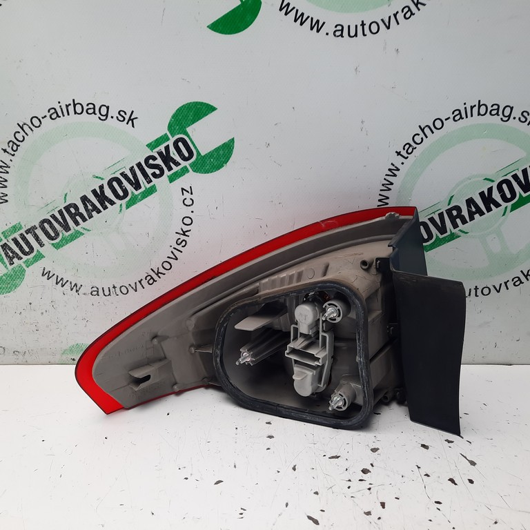Zadné svetlo Ford Mondeo MK4 HB pravé