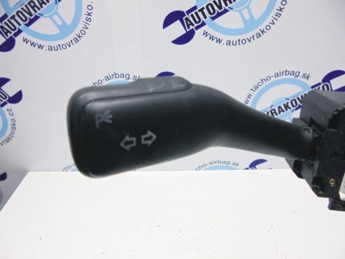 Prepínacia páčka VW Bora 8L0953513G