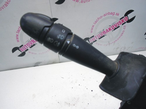 Prepínacia páčka Renault Thalia 8200142395