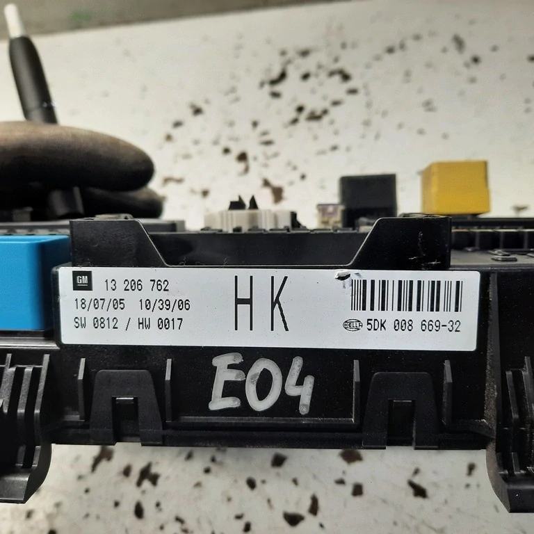 Poistková skrinka Opel Astra H 13206762