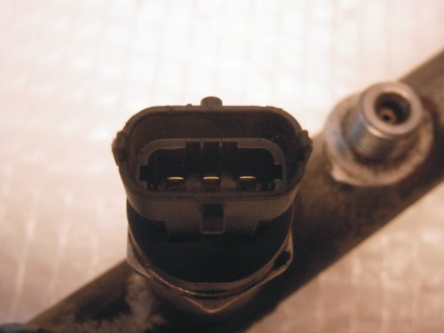 Snímač tlaku paliva Renault Laguna II 0445214116