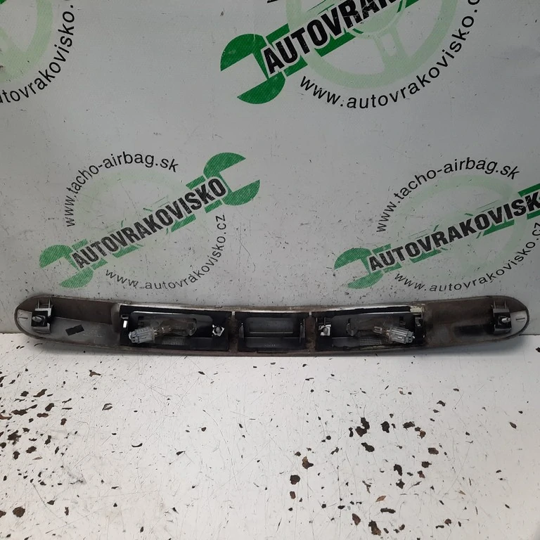 Lišta nad ŠPZ Renault Clio III Grandtour combi