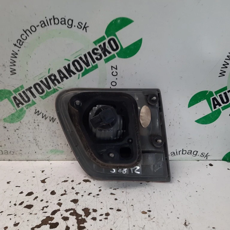 Zadné svetlo Toyota Avensis T27 combi