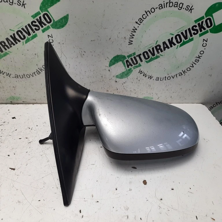 Spätné zrkadlo pravé Hyundai i30 manuálne