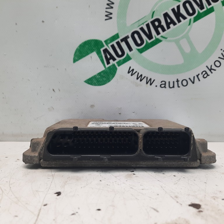 Riadiaca jednotka motora Skoda Octavia 1.6 032906014F