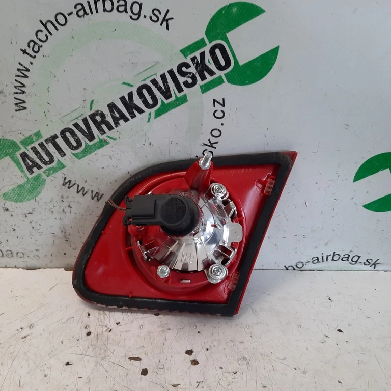 Zadné LED svetlo Volkswagen Passat B6 sedan lavé