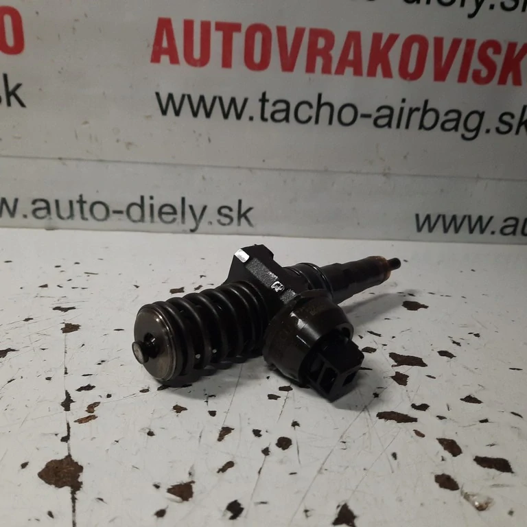 Vstrekovacia tryska Volkswagen Golf Plus 1.9 TDI 414720312