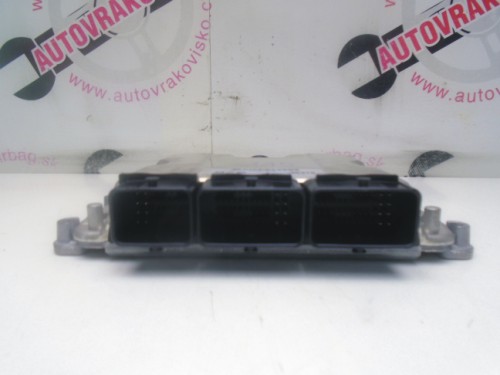 Riadiaca jednotka motora Mitsubishi Carisma 1.9 DI 0281010437