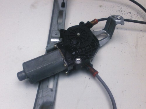 Sťahovanie okna Peugeot 206 9222.E8 PP