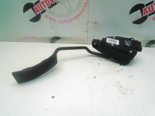 Akceleračný pedál Mitsubishi Carisma M865642