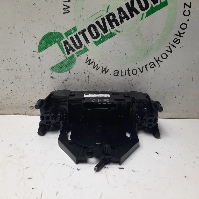 Ovládač kúrenia Volkswagen UP 1S0.820.045.M