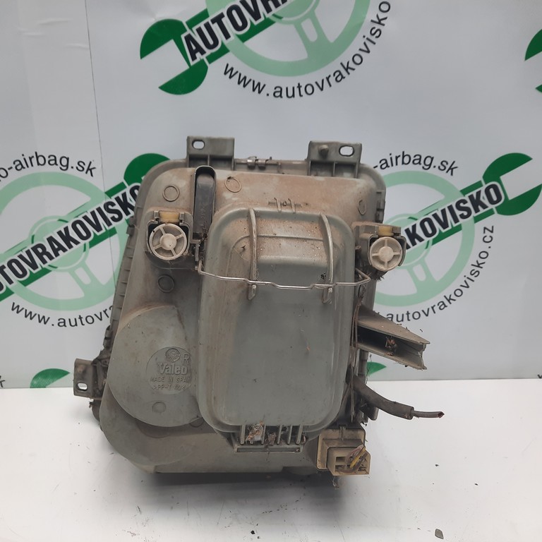 Predné svetlo Volkswagen LT35 pravé