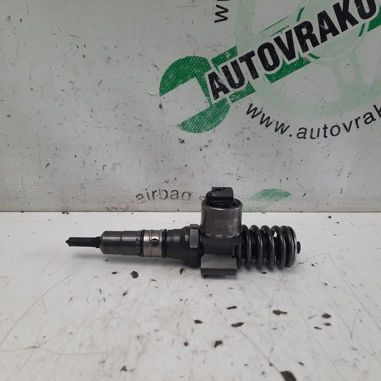 Vstrekovacia tryska Volkswagen Passat B6 2.0 TDI