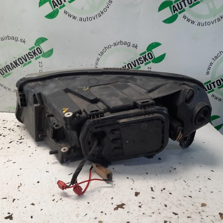 Predné svetlo pravé Audi A6 C6