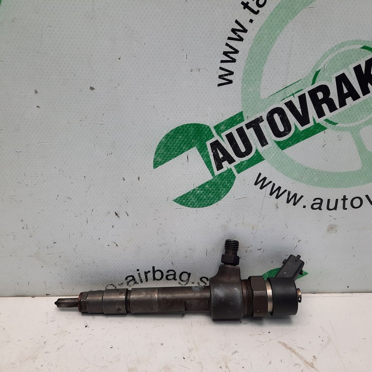 Vstrekovacia tryska Fiat Bravo I 1.9 JTD 0445110002