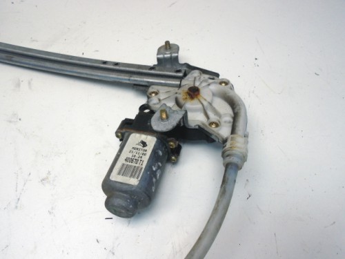 Sťahovanie okna Renault Scenic 7700838597