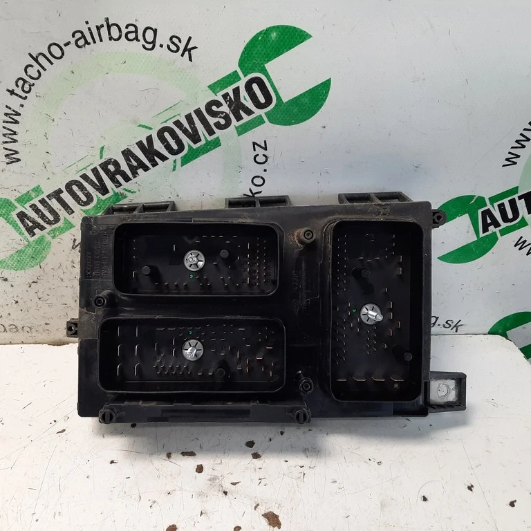 Poistková skrinka Opel Zafira B 13268302