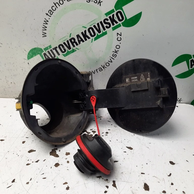 Dvierka nádrže Opel Insignia combi 13244482
