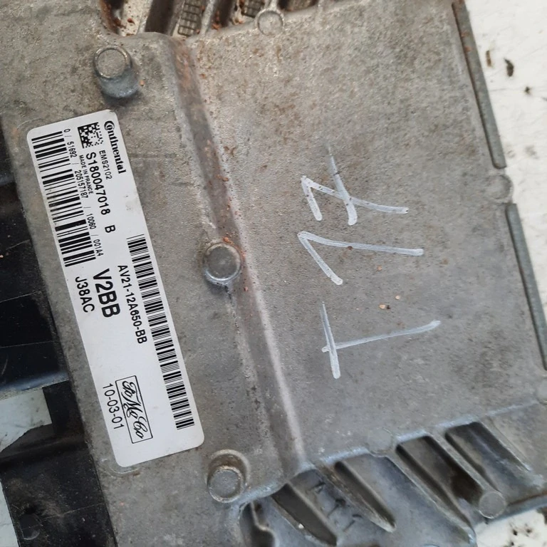 Riadiaca jednotka motora Ford Fiesta MK7 1.25 S180047018B