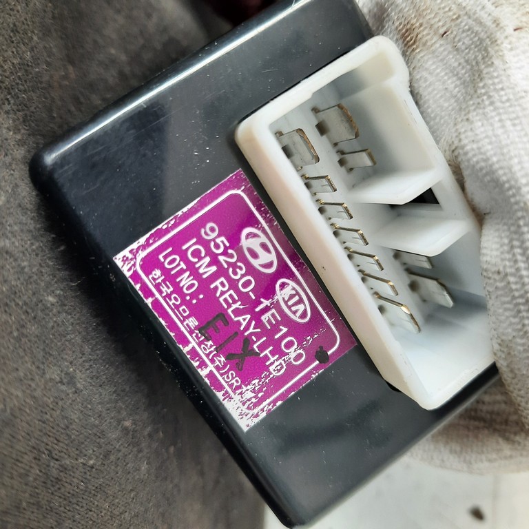 Relátko 95230-1E100 952301E100