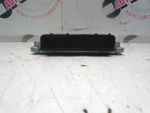 Riadiaca jednotka motora Opel Vectra B 2.2 DTI 0281010271