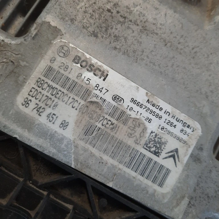 Riadiaca jednotka motora Peugeot 207 1.6 HDI 8V 0281015847