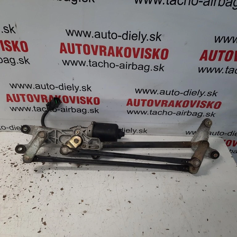 Motorček stieračov Kia Sorento I 98100-3e000