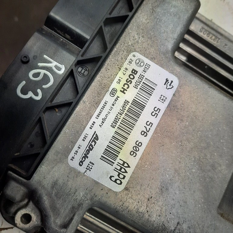 Riadiaca jednotka motora Opel Insignia 2.0 CDTi 0281017105