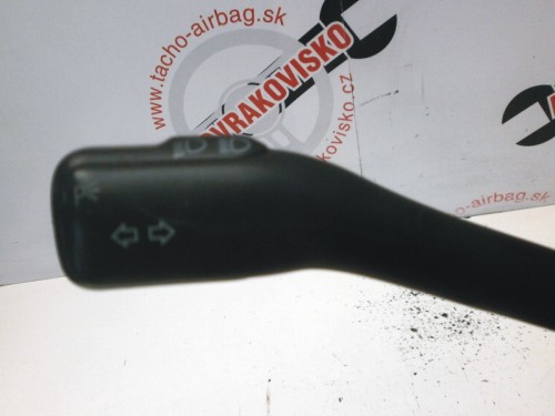 Prepínacia páčka Skoda Superb 8L0953513G