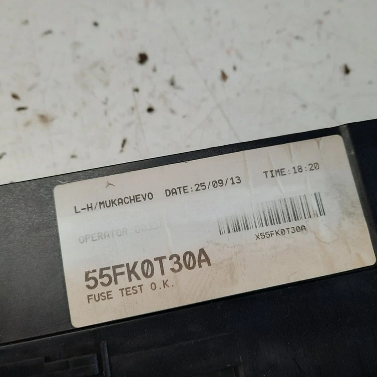 Poistková skrinka Ford Focus MK3 AV6T14K131AB