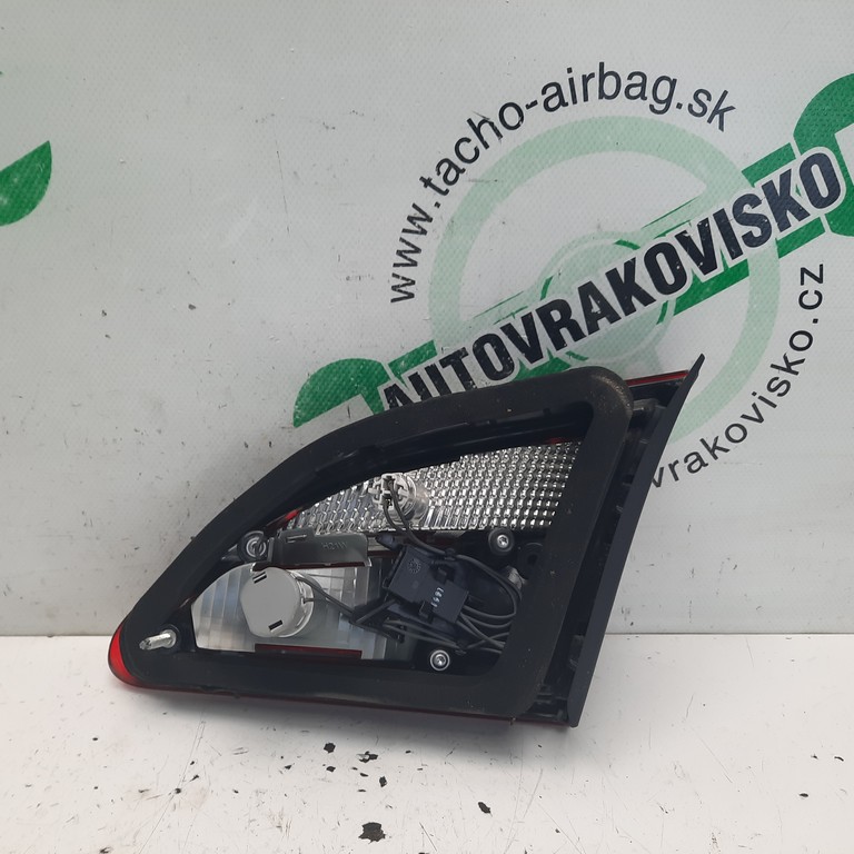 Zadné svetlo kufor Opel Astra J sedan ľavé