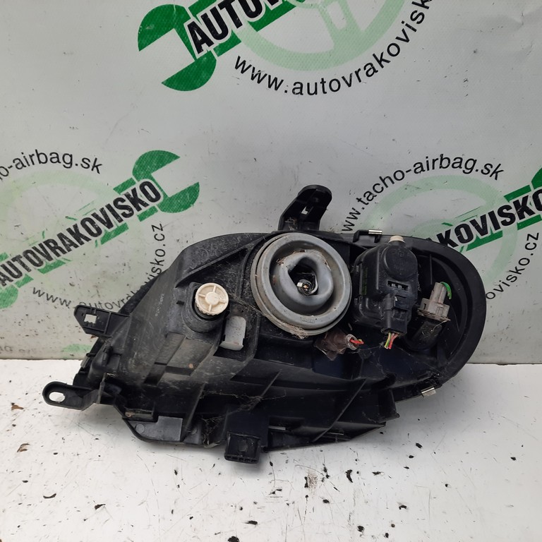 Predné svetlo Citroen Saxo pravé
