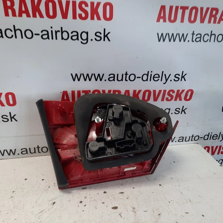 Zadné svetlo Volkswagen Jetta IV pravé