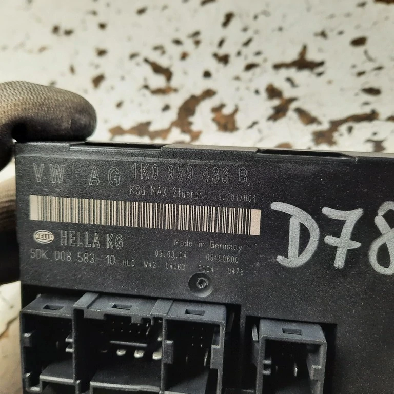 Riadiaca jednotka Volkswagen Golf V 1k0959433B