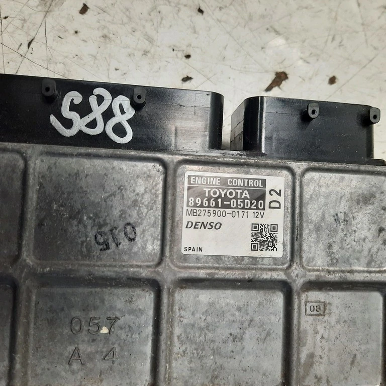 Riadiaca jednotka motora Toyota Avensis T27 89661-05D20