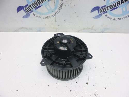 Motorček kúrenia Mazda 323 894000-0060