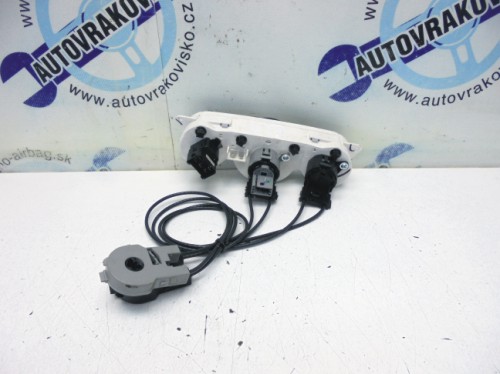 Ovládač kúrenia Ford Focus 98AB18C419AF