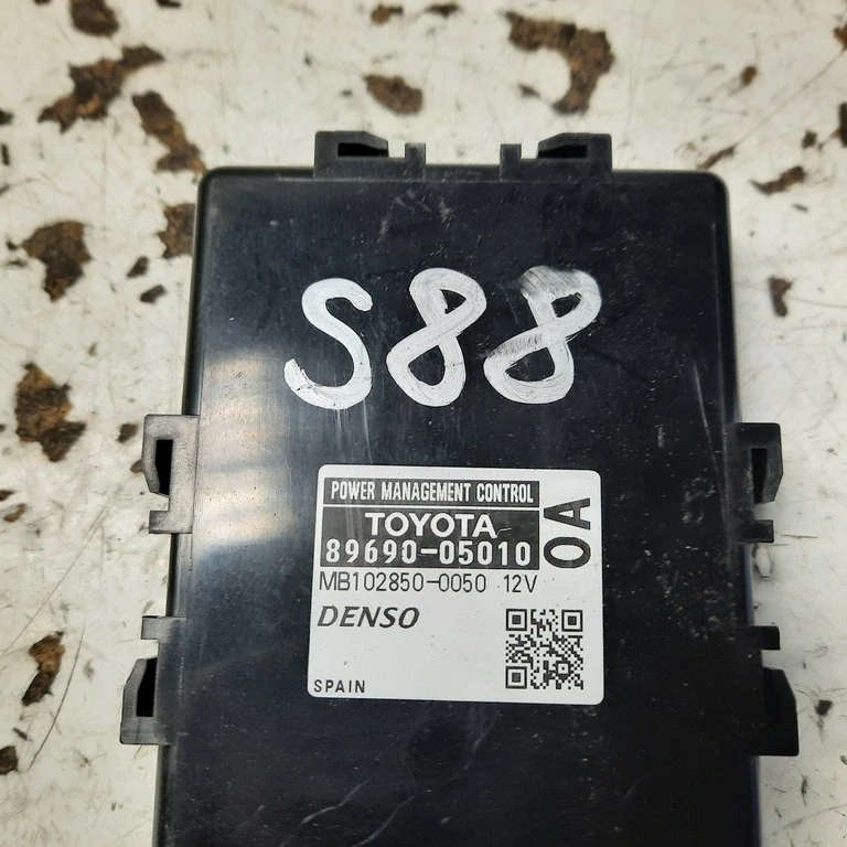 Riadiaca jednotka Toyota Avensis T27 89690-05010