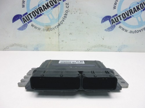 Riadiaca jednotka motora Nissan Primera 1.8 MEC37-051
